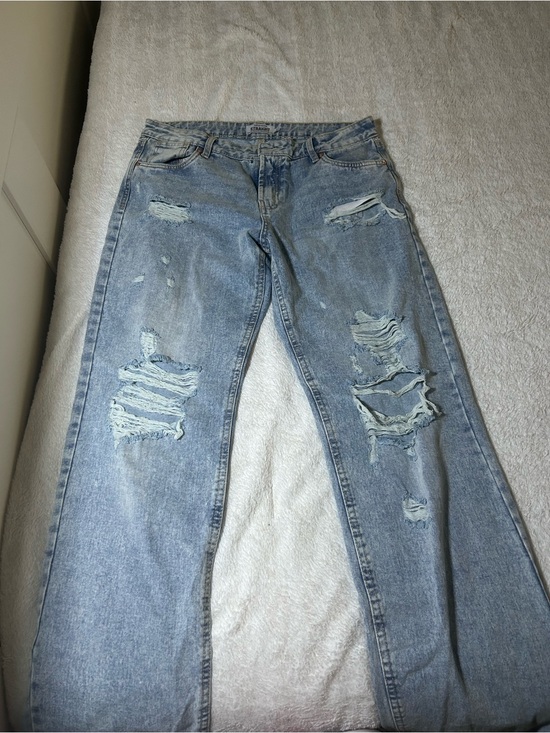 refuge Denim - refuge Light Blue Distressed Straight Leg Jeans
